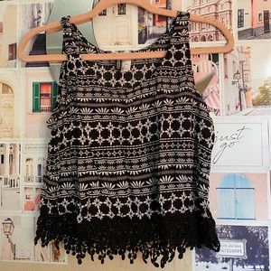 H&M black & white tribal print cropped tank top with lace detailing on bottom